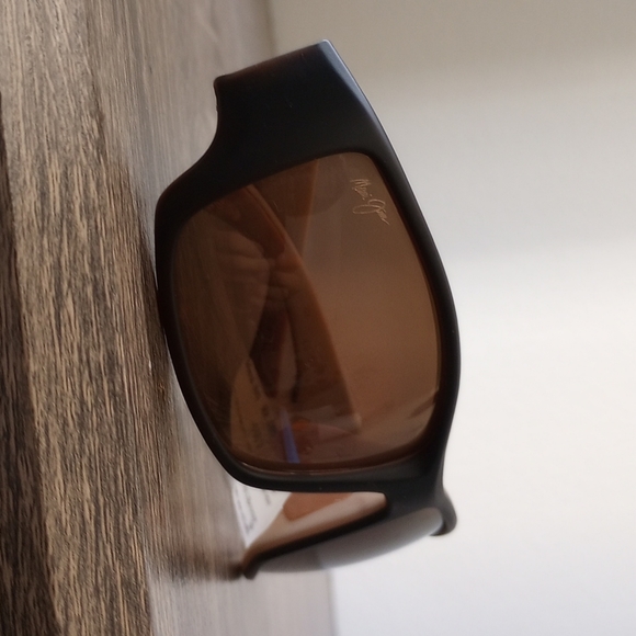 Maui Jim sunglasses - Picture 1 of 5